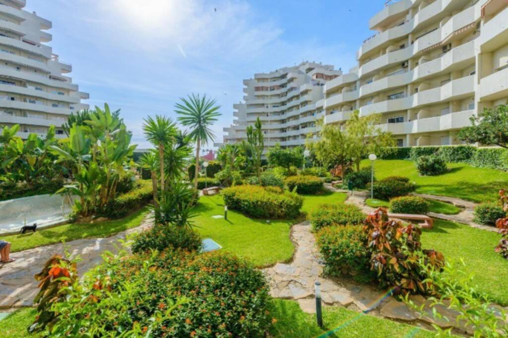 Apartamento 215. Primera Linea De Playa. Benalmádena Esterno foto